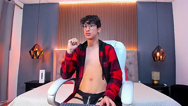 Snapshot of Cum_hunters chatting on 09-20-25, 03:22 Cum hunters online show from 09-20-25, 03:22