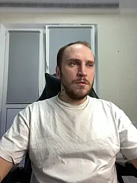Snapshot of _XxX-XxX_ chatting on 03-08-25, 08:03 XxX-XxX online show from 03-08-25, 08:03