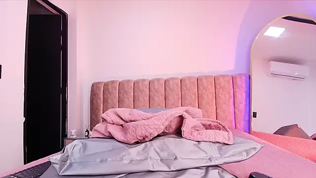 Auroraa miller online show from 01-09-26, 12:01