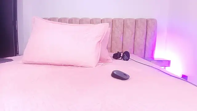 Auroraa miller online show from 11-14-25, 11:58