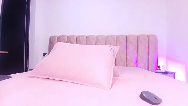 Auroraa miller online show from 11-22-25, 11:53