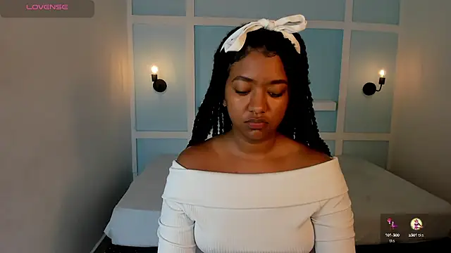 Snapshot of AishaHil chatting on 01-20-25, 11:56 AishaHil online show from 01-20-25, 11:56