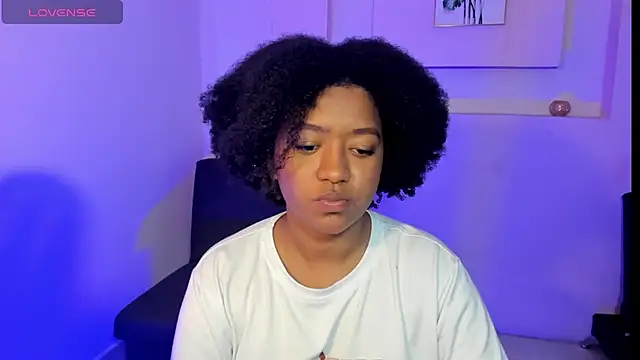 Snapshot of AishaHil chatting on 02-07-25, 01:32 AishaHil online show from 02-07-25, 01:32