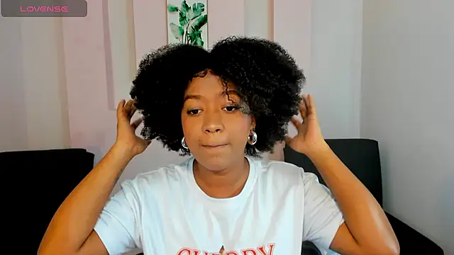 Snapshot of AishaHil chatting on 01-28-25, 11:49 AishaHil online show from 01-28-25, 11:49