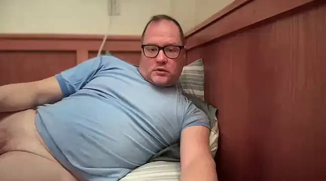 Snapshot of __DR3W__ chatting on 02-16-25, 04:42   DR3W   online show from 02-16-25, 04:42
