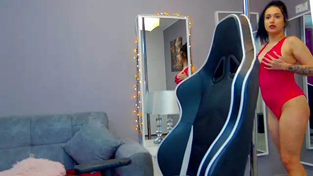 Eva Lovvia  online show from 02-28-25, 07:25