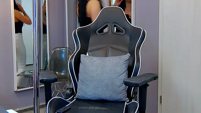 Eva Lovvia  online show from 03-10-25, 10:34