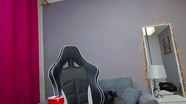 Eva Lovvia  online show from 02-17-25, 08:38