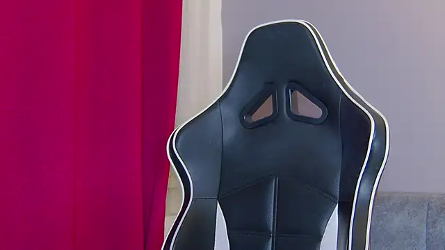 Eva Lovvia  online show from 02-11-25, 10:39