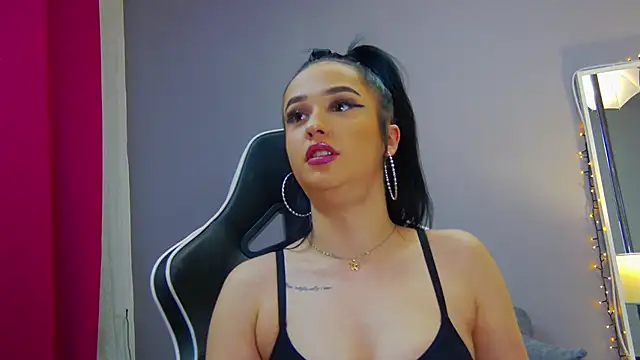 Eva Lovvia  online show from 02-20-25, 07:41