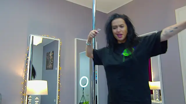 Eva Lovvia  online show from 02-26-25, 01:46