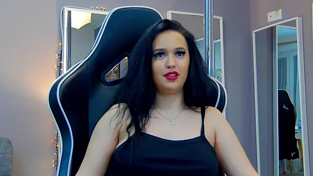 Eva Lovvia  online show from 03-11-25, 01:37