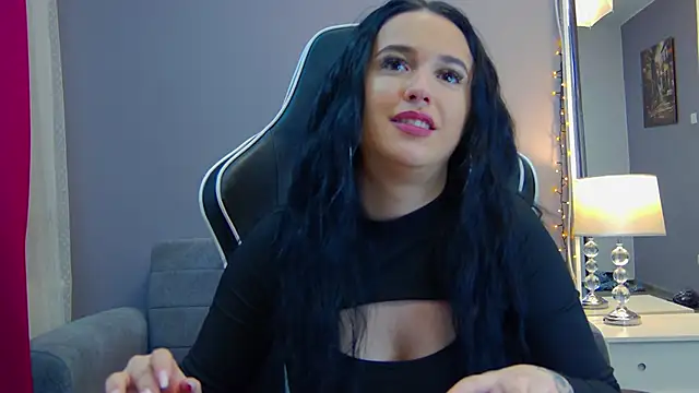 Eva Lovvia  online show from 02-25-25, 10:42