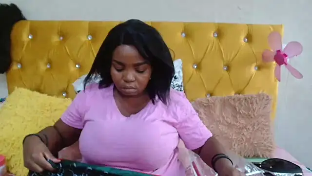 ShySexyBaddie online show from 03-17-25, 11:42