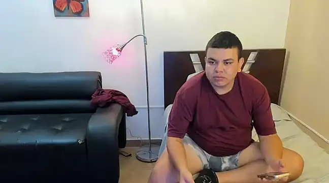 Snapshot of Faridsweetness chatting on 01-18-25, 06:21 Faridsweetness online show from 01-18-25, 06:21