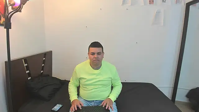 Snapshot of Faridsweetness chatting on 02-11-25, 01:09 Faridsweetness online show from 02-11-25, 01:09