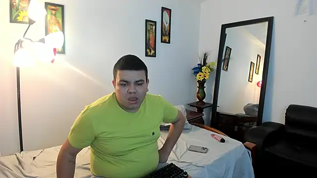 Snapshot of Faridsweetness chatting on 01-25-25, 06:24 Faridsweetness online show from 01-25-25, 06:24