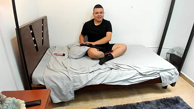 Snapshot of Faridsweetness chatting on 01-28-25, 06:17 Faridsweetness online show from 01-28-25, 06:17