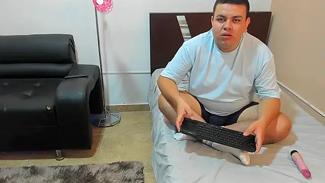 Snapshot of Faridsweetness chatting on 01-16-25, 01:03 Faridsweetness online show from 01-16-25, 01:03