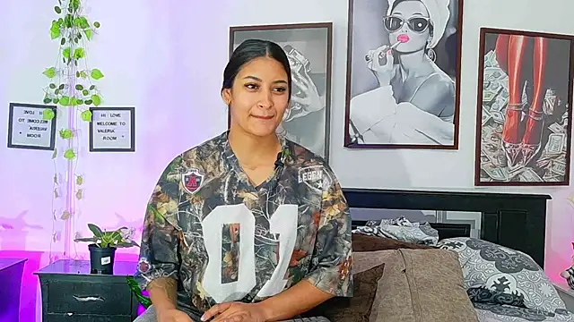 loretahorny online show from 02-25-26, 03:12