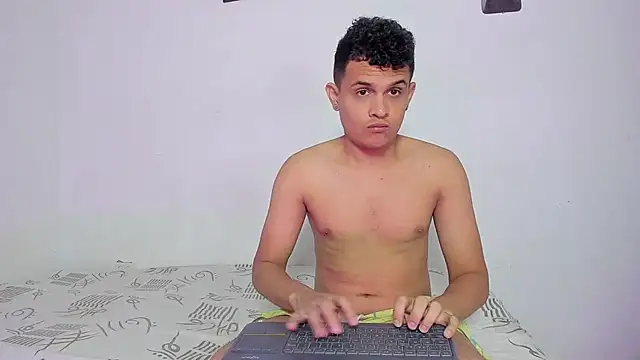 CoupleTwink12 online show from 04-17-26, 09:50