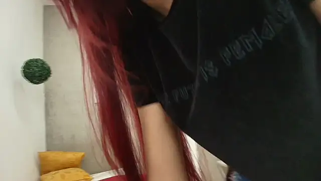 ambercooper05 online show from 02-05-25, 06:59