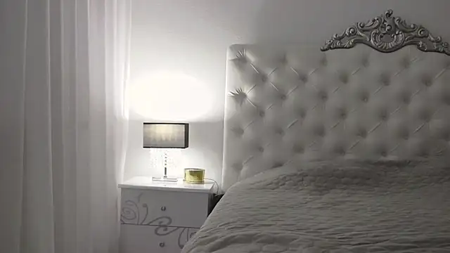 Snapshot of AlysiaBright chatting on 01-24-25, 09:26 AlysiaBright online show from 01-24-25, 09:26