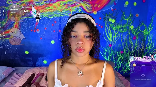 Snapshot of lucie_petite chatting on 02-13-26, 06:41 lucie petite online show from 02-13-26, 06:41