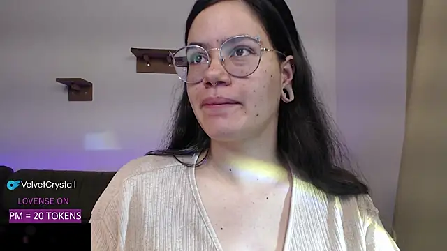 crystalll room online show from 11-08-25, 04:16