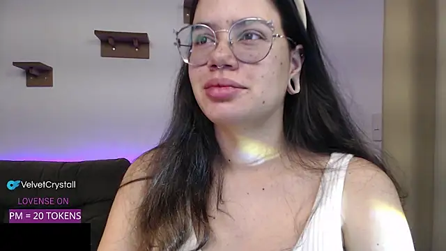 crystalll room online show from 11-13-25, 02:04