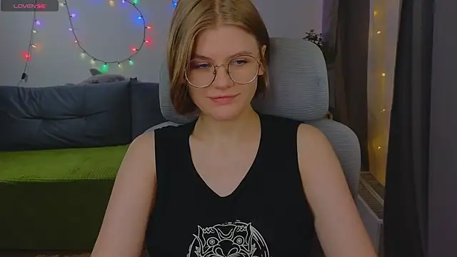  JessieVibes online show from 11-19-25, 01:33