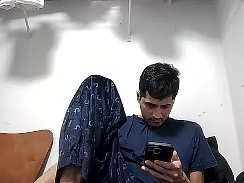 Snapshot of PerroDemonioHot chatting on 01-06-26, 02:04 PerroDemonioHot online show from 01-06-26, 02:04