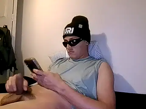 Snapshot of PerroDemonioHot chatting on 02-04-25, 04:48 PerroDemonioHot online show from 02-04-25, 04:48