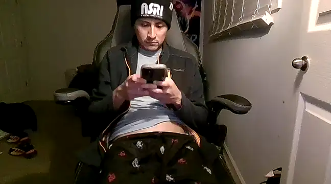 Snapshot of PerroDemonioHot chatting on 02-26-25, 05:35 PerroDemonioHot online show from 02-26-25, 05:35