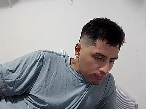 Snapshot of PerroDemonioHot chatting on 09-19-25, 04:05 PerroDemonioHot online show from 09-19-25, 04:05