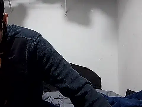 Snapshot of PerroDemonioHot chatting on 01-15-26, 01:42 PerroDemonioHot online show from 01-15-26, 01:42