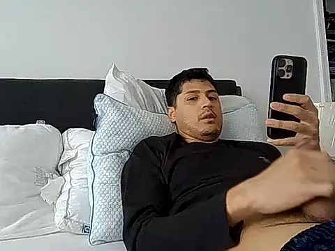 Snapshot of PerroDemonioHot chatting on 02-17-26, 04:59 PerroDemonioHot online show from 02-17-26, 04:59