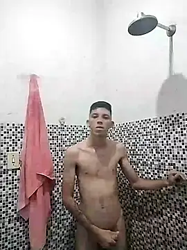 Snapshot of welitonzz28 chatting on 05-12-26, 10:27 welitonzz28 online show from 05-12-26, 10:27
