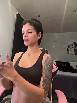 Snapshot of Rosariolovex chatting on 02-21-25, 08:40 Rosariolovex online show from 02-21-25, 08:40