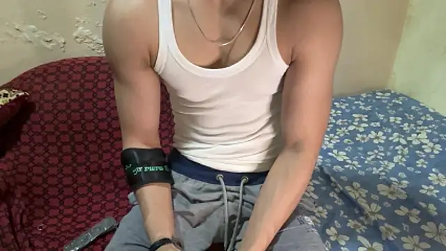 Snapshot of hot_hunk_boy chatting on 02-26-26, 05:57 hot hunk boy online show from 02-26-26, 05:57