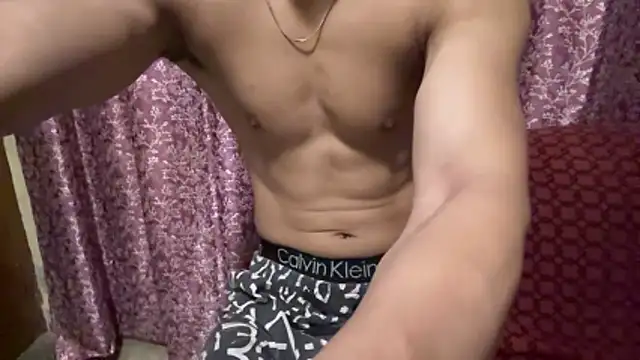Snapshot of hot_hunk_boy chatting on 06-05-26, 08:09 hot hunk boy online show from 06-05-26, 08:09