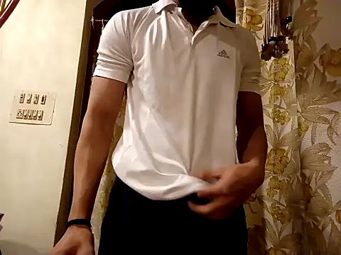 Snapshot of hot_hunk_boy chatting on 02-02-25, 05:58 hot hunk boy online show from 02-02-25, 05:58