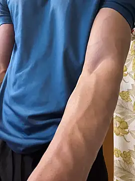 Snapshot of hot_hunk_boy chatting on 03-01-25, 06:54 hot hunk boy online show from 03-01-25, 06:54