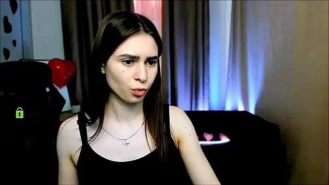 Snapshot of flora_ri chatting on 02-18-25, 01:44 flora ri online show from 02-18-25, 01:44