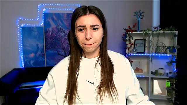 Snapshot of flora_ri chatting on 02-12-25, 10:35 flora ri online show from 02-12-25, 10:35