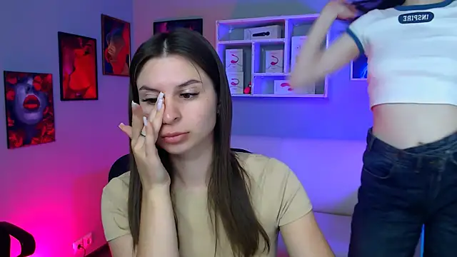 Snapshot of flora_ri chatting on 09-28-25, 09:16 flora ri online show from 09-28-25, 09:16