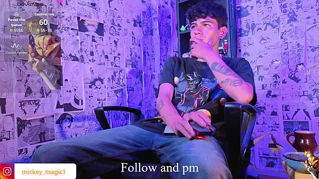 Snapshot of Mickey_Magic chatting on 02-14-26, 04:56 Mickey Magic online show from 02-14-26, 04:56