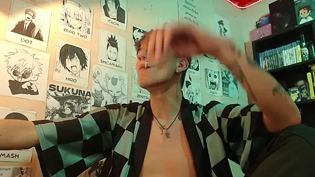 Snapshot of Mickey_Magic chatting on 02-27-25, 05:29 Mickey Magic online show from 02-27-25, 05:29