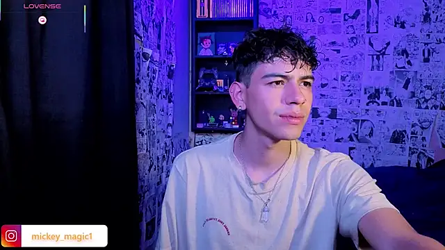 Snapshot of Mickey_Magic chatting on 01-18-26, 11:02 Mickey Magic online show from 01-18-26, 11:02
