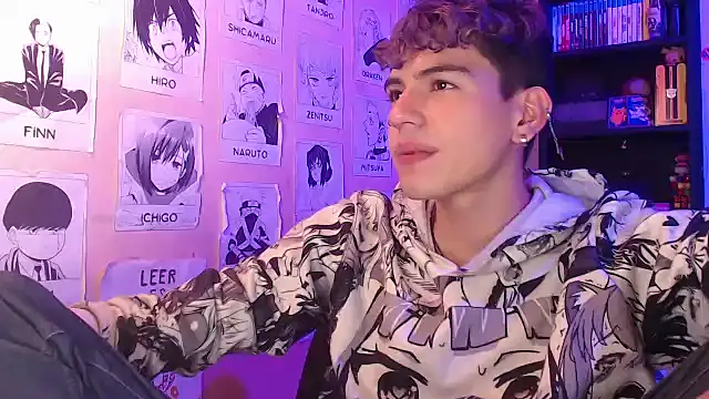 Snapshot of Mickey_Magic chatting on 02-26-25, 09:55 Mickey Magic online show from 02-26-25, 09:55